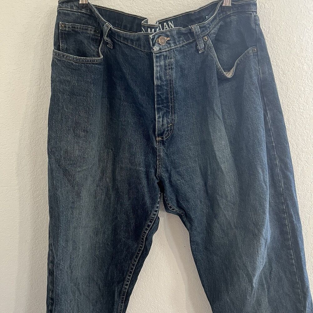 Magellan Outdoors Mens Relaxed Fit Jeans Size 40x30 5-Pocket Design